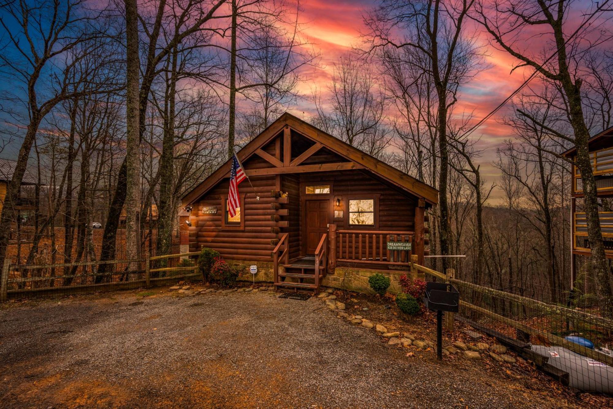 Log Cabin, Hot Tub, Fireplace, Pool Table & Views! Sevierville Zewnętrze zdjęcie