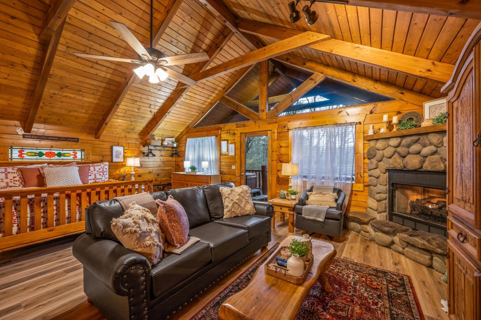 Log Cabin, Hot Tub, Fireplace, Pool Table & Views! Sevierville Zewnętrze zdjęcie