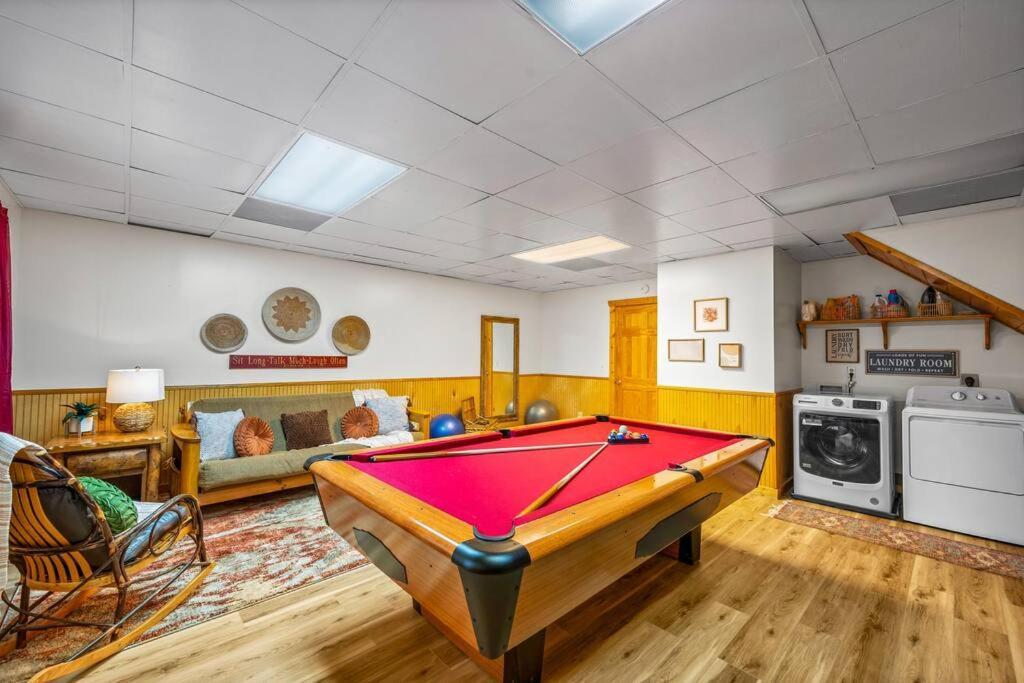 Log Cabin, Hot Tub, Fireplace, Pool Table & Views! Sevierville Zewnętrze zdjęcie
