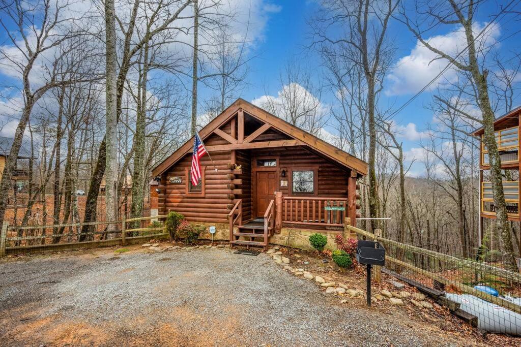 Log Cabin, Hot Tub, Fireplace, Pool Table & Views! Sevierville Zewnętrze zdjęcie